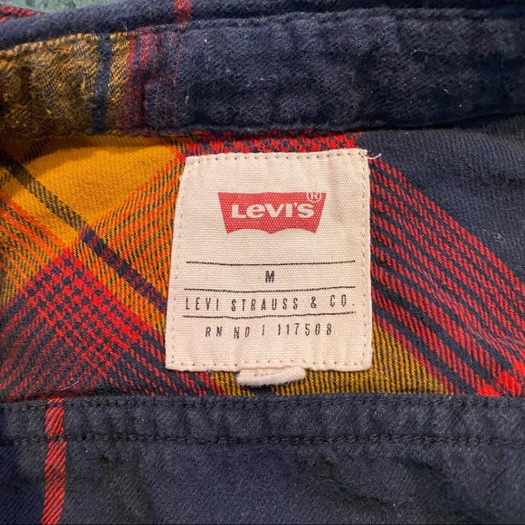 LUCRATIVE Flannel Bundle - SIX flannels for price of ONE (Levi’s, Arizona, etc) - Picture 8 of 12
